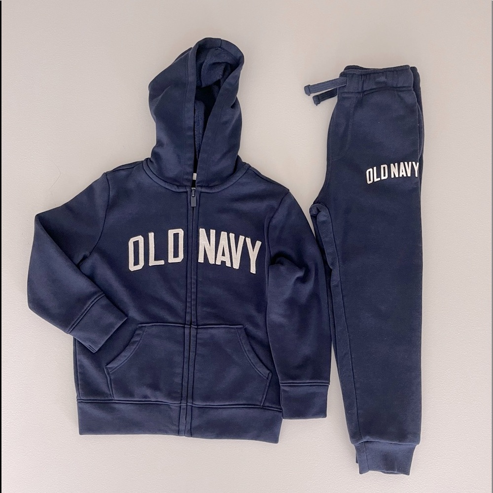Old navy set sweatpants and hoodie